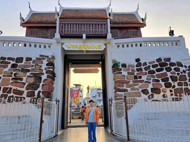 ลานย่าโมเมืองโคราช กับ 3 สิ่งควรรู้ เคลลับขอพรปังๆ