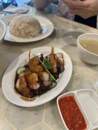 雞王 Gai Wong —— 雞的確係王，叉燒燒肉就一般啦