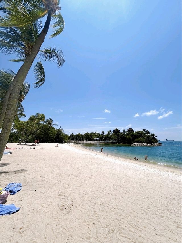 Pahlawan Beach: A Gateway to Outdoor Adventure on Sentosa