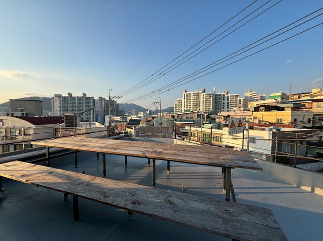 釜山｜☕️念念不忘！釜山影島這家極簡系老宅咖啡廳，一喝就愛上