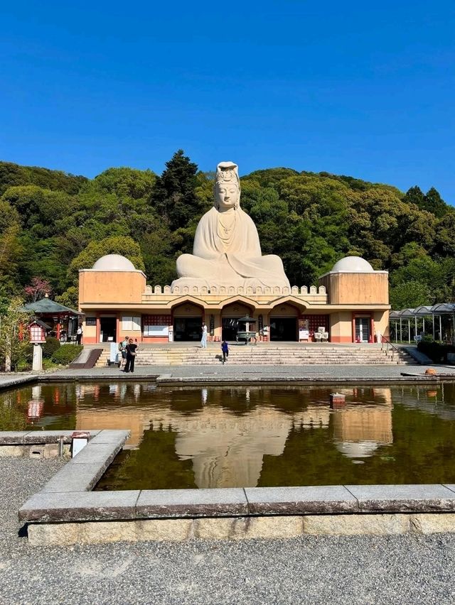 Giant Buddha & Peaceful Vibes