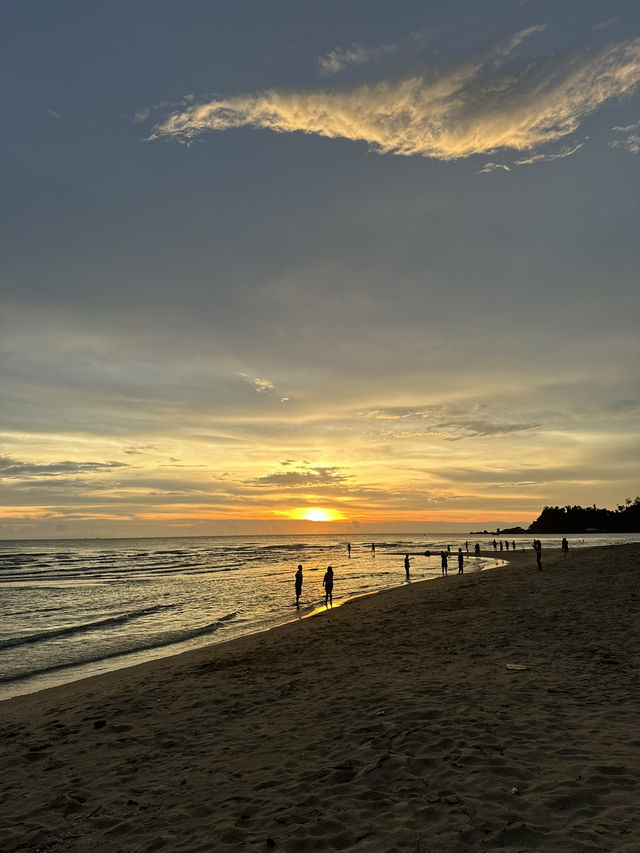 Vanilla Sky KohChang🏝️✨ บาร์ริมหาด