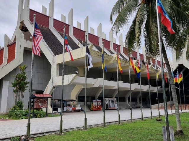 Kota Kinabalu's Hidden Charms: Explore Culture & Iconic View