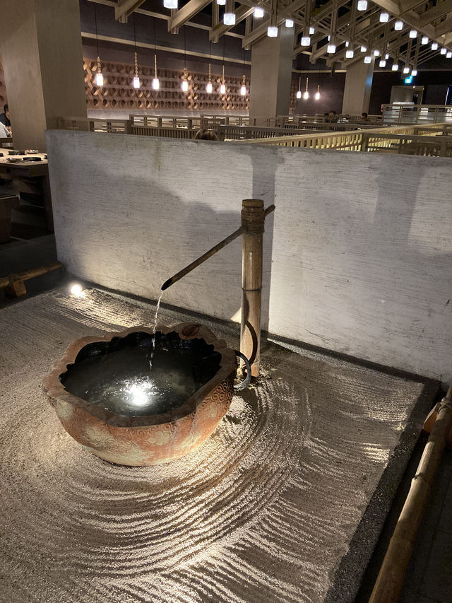 寬敞、舒適、氣派的用餐空間～
