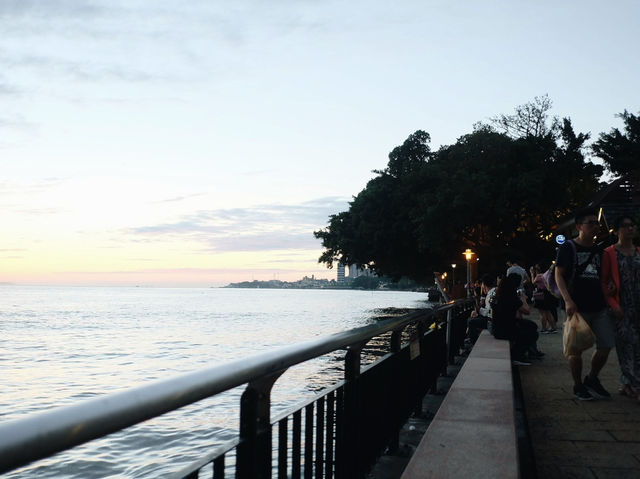 Strolling Along Tamsui Youchekou Boardwalk