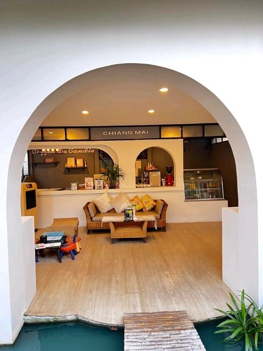 Coffee De Candle Cafe and Restaurant By Inthada