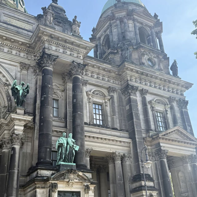 Berlin Cathedral | A Small Dose of Western Religious Awe ⛪🎵