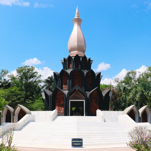 พิพิธภัณฑ์อาจารย์ฝั้น อาจาโร 