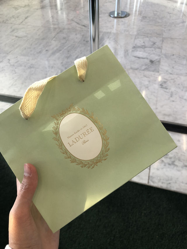 🛫하늘 위 작은 티타임, 파리 면세점에서 구매한 라뒤레
