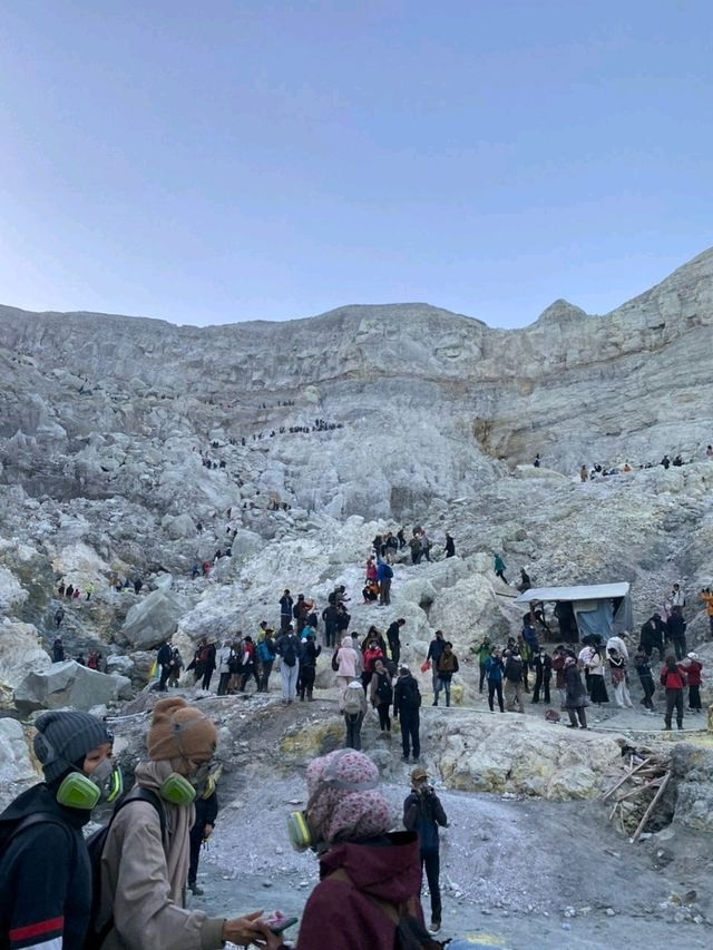 🌋Hiking into the Underworld – Mount Ijen’s Blue Fire & Sulfur Soul