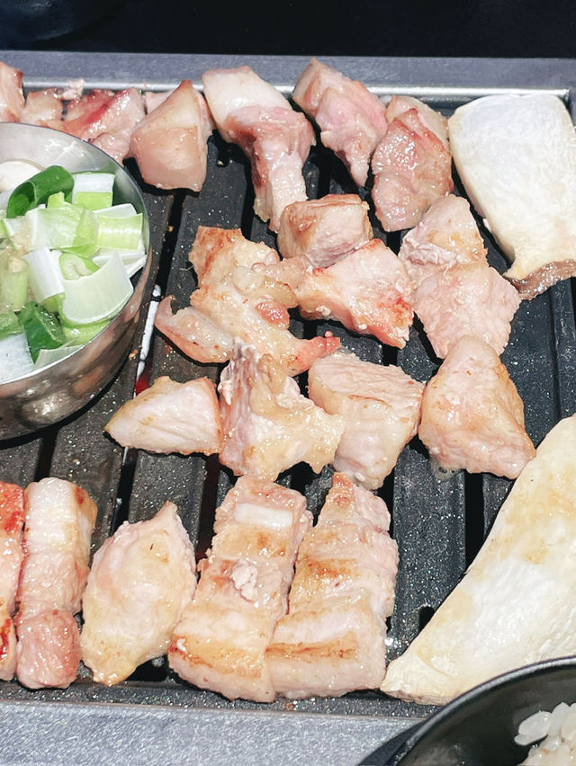 🌇 성수동 하루코스 추천 – 감성 카페와 고기 맛집까지 완벽 루트!