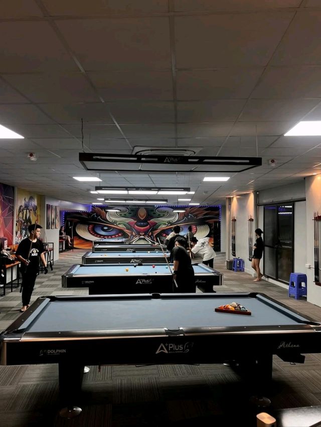 White Coffee & Billiard