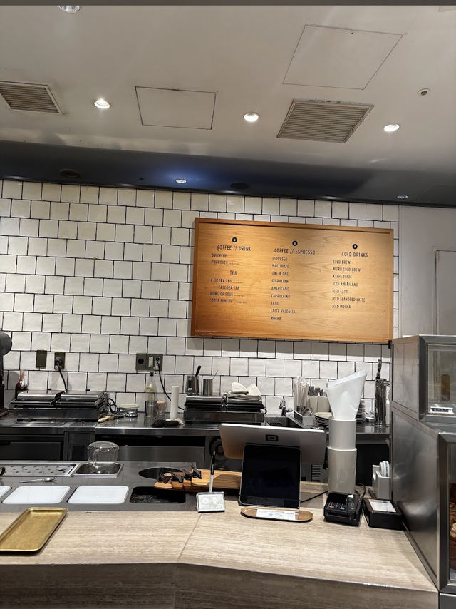 VERVE COFFEE ROASTERS NEWoMan Shinjuku, California Cool Meets Tokyo Precision 
