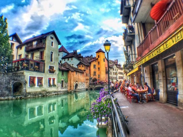 🌿 Annecy | 阿尔卑斯的威尼斯，掉进水彩画的童话