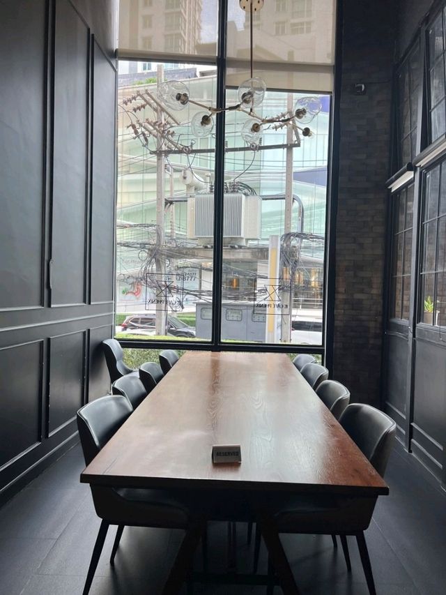 Cafe Le Phenix Gateway