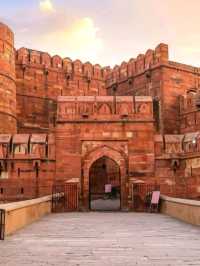  Agra Fort – The Silent Guardian of the Mughal Era 