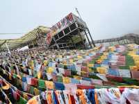  📍 G318 Nima Sacred Mountain Service Area – A Unique Tibetan-style Stop at 4668m