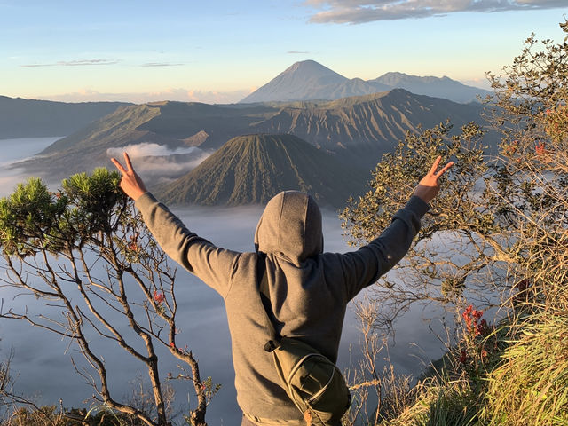 🌄 Mount Bromo, Indonesia – A Dreamy Volcano Escape Made Easy 🌄