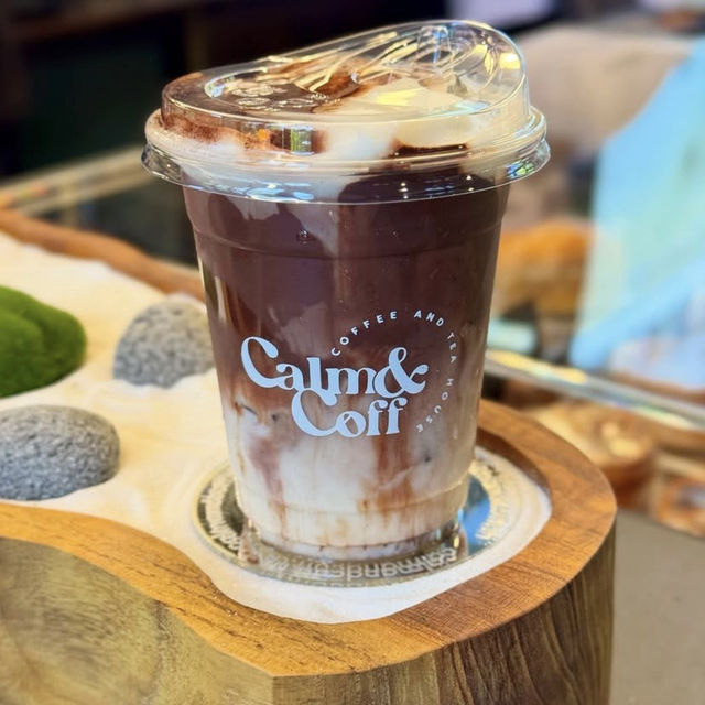 Calm & Coff คาเฟ่ลับในซอยกรุงเทพ 