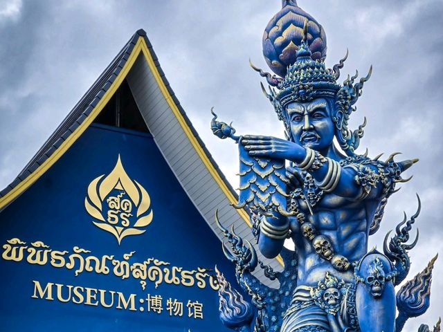 Chiang Rai’s Blue Temple: A Dazzling Dream in Sapphire