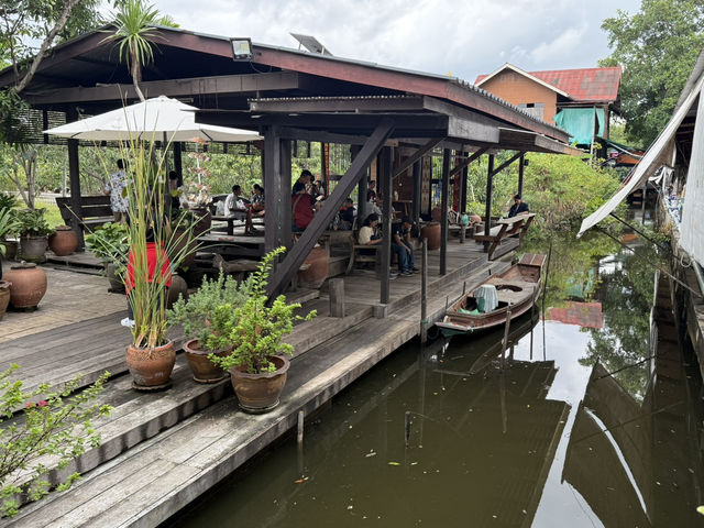 純樸地道的曼谷水上市場🛶