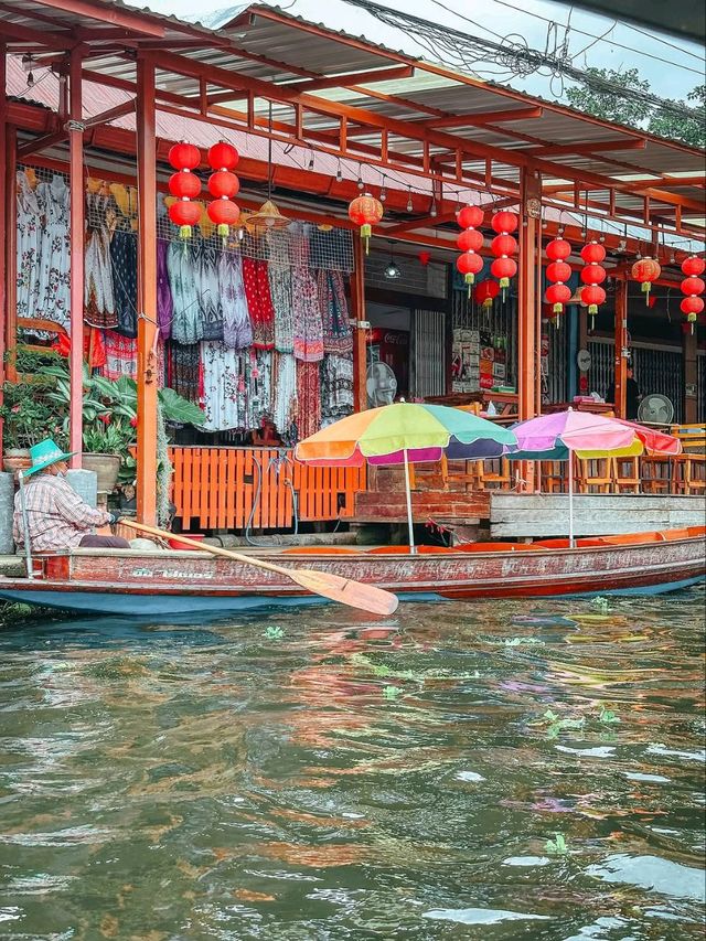 Boatloads of Fun at Damnoen Saduak Floating Market
