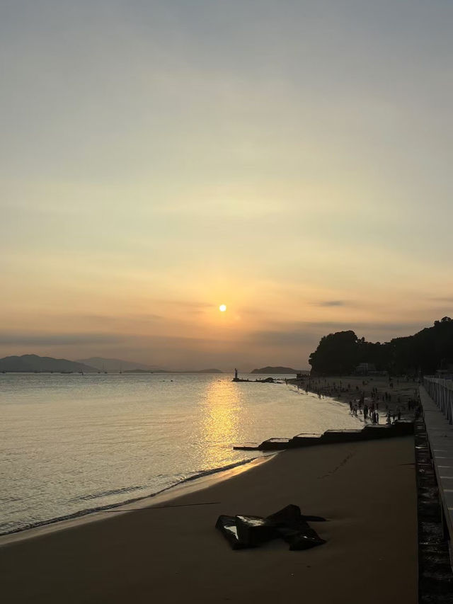🌴 Lost in Gulangyu — Where Every Step Meets the Sea 🌊🌤️