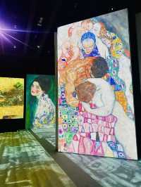 【世界初開催】没入型展覧会「クリムト・アライブ」
