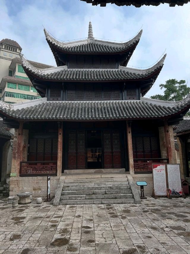 Anshun City Walks Are Chill with a Side of Surprise