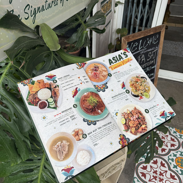 PHUKET OLD TOWN ~ lots of hippy cafes and photospots 