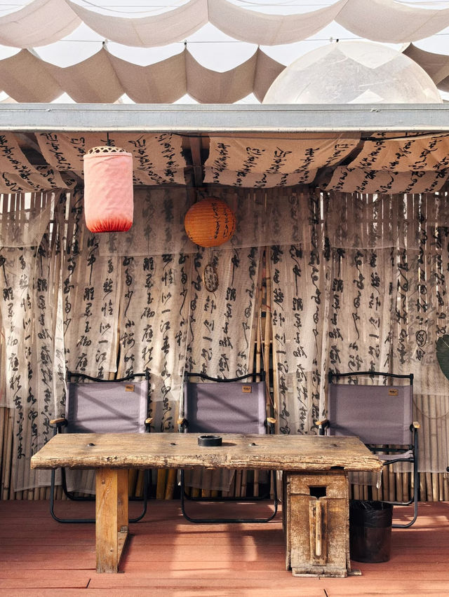 ☕ Hidden Rooftop Teahouse in Xi’an That Feels Like a Beijing Hutong