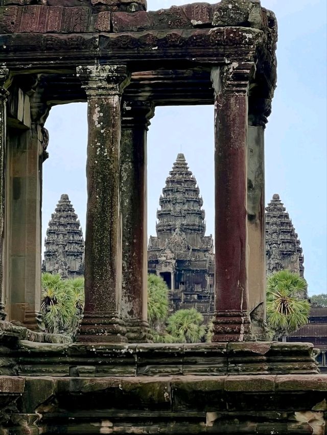 Sunrise Magic at Cambodia’s Ancient Wonder Sunrise Magic at Cambodia’s Ancient Wonder