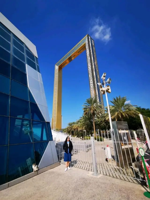 🖼️ Dubai Frame – Iconic Landmark with a View