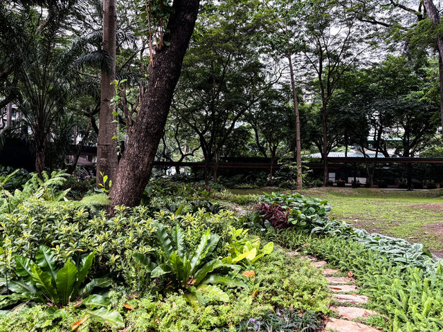 🇵🇭菲律賓馬尼拉阿亞拉三角公園