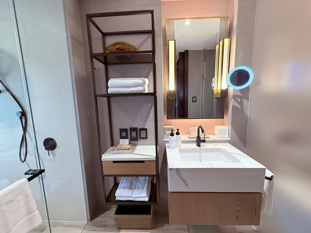 Expensive property in city centre but no respect for guests
