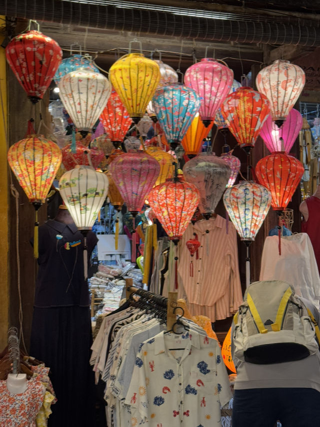 越南會安古鎮｜愈夜愈美麗：燈火輝映下的熱鬧與浪漫
