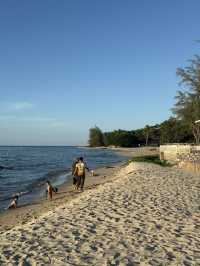 หาดสะกอมริมถนนใหญ่ น้ำสวยใสสะอาด 🌊