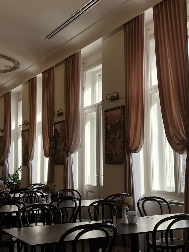 🇨🇿 卡羅維瓦利咖啡廳推薦：Café Elefant 🐘