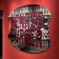 【東京/原宿🇯🇵】焼肉の名店が手掛けるパティ🍔 HENRY'S BURGER Harajuku