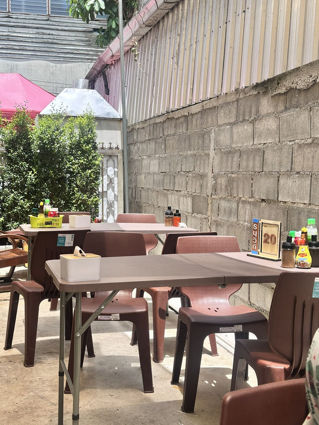 Thonwithi yala cafe