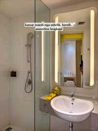 Review Hotel Yell Beachwalk Kuta Bali