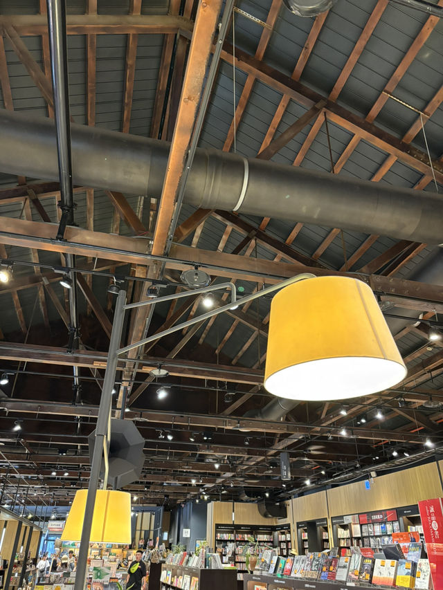 📚🌊 Eslite Bookstore – The Pier-2 Art Center, Kaohsiung 🌊📚