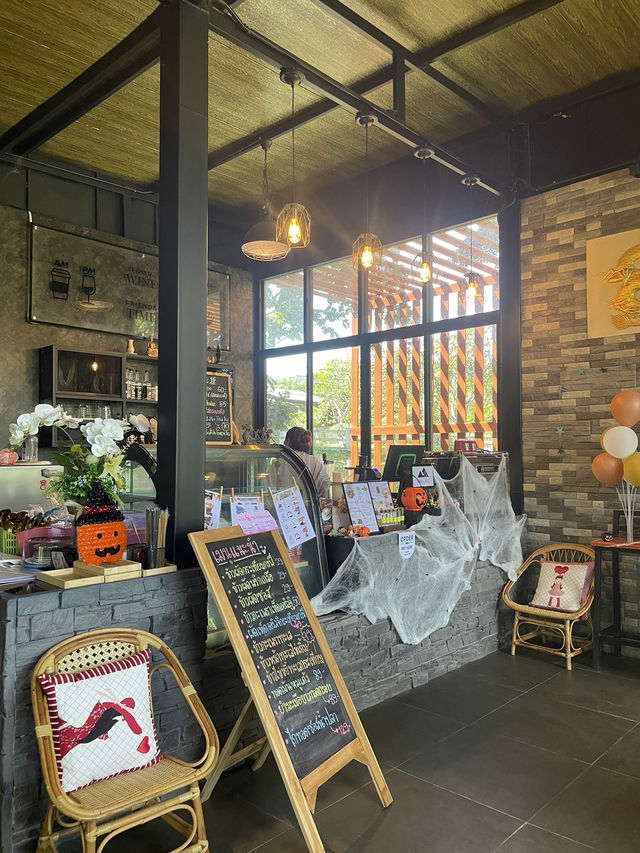 SMALL HiLL Cafe