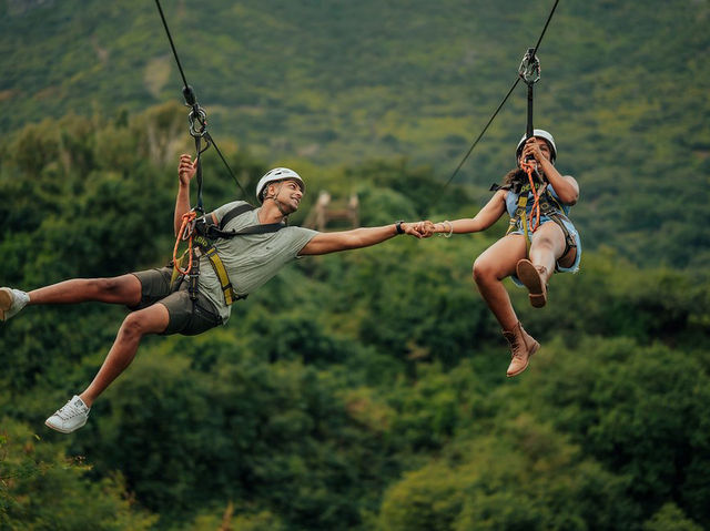 Casela Nature Parks - Warm & caring moment ❤️
