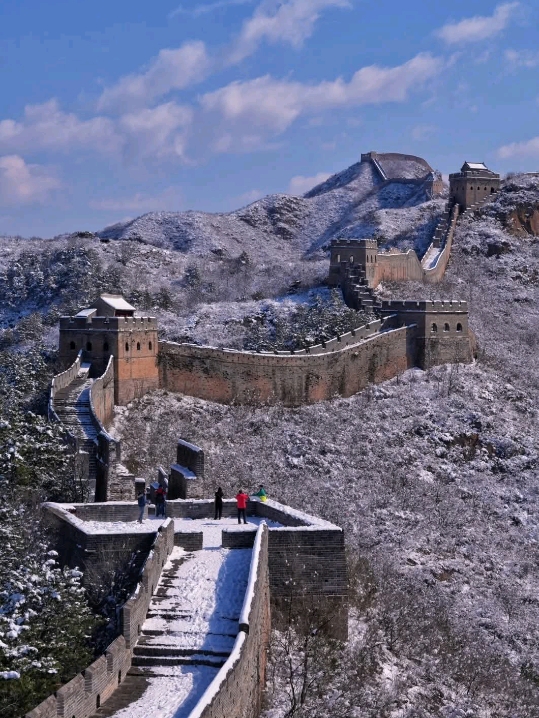 #hellohalloween

Winter is an exceptional time to visit the Great Wall, offering a unique blend of serene, snow-covered landscapes, fewer crowds, and potential cost savings on travel. However, the weather can be extremely cold, and portions of the Wall can be icy, requiring careful preparation. The Mutianyu section is an ideal winter choice due to its accessibility and well-preserved, family-friendly features. 