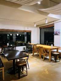 늦가을 저녁 조용한 카페에서🔮