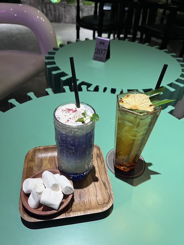 The XX Coffee Bar: Hanoi’s Stylish Sip & Chill Spot🇻🇳☕️ The XX Coffee Bar: Hanoi’s Stylish Sip & Chill Spot🇻🇳☕️