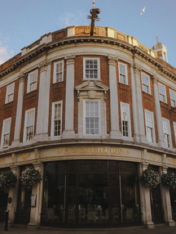 A quick guide to eating, drinking, playing, and shopping in York, UK 🇬🇧 ☕️