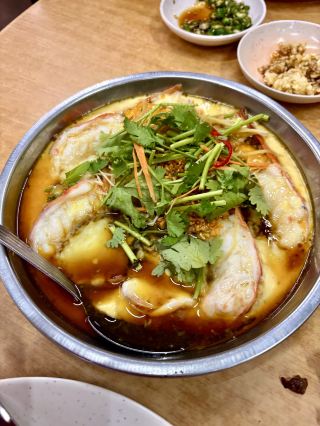 100KM away from Georgetown… just for seafood?! 