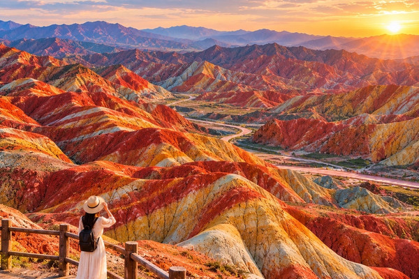 🌈 This isn't a painting…it's a real mountain! | Trip.com Gansu